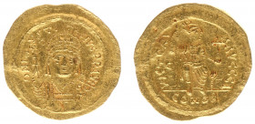 Justinus II (565-578) - AV Solidus (Constantinopolis, 4.43 g) - D N IVSTINVS P P AVI, helmeted and cuirassed bust of Justin II facing, holding Victory...