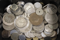 World - Box with various world coins and medals incl. current coins