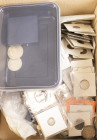 World - Box with approx. 3.4 kg various world coins and medals, including current and some silver
