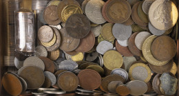 World - Box with 3 kg world coins including some better types. Guernsey, UK, Palestine, Netherlands etc.