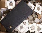World (cannot be shipped) - Doosje met ruim 12 kilo diverse munten wereld incl. zilver en koers