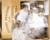 World (cannot be shipped) - Doosje met ruim 8 kilo diverse munten wereld incl. Nederland, zilver en koers