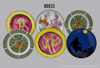 Konv. 6 Porzellan Teller, dabei 2 x Hommage A Joseph Beuys, Schirnding Bavaria, Design E. Warlamis, D je 30 cm, 2 Teller Revol La Porcelaine Culinaire...