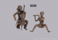 Konv. 2 Bronzefiguren des Künstlers und Bildhauers Gustav Nonnenmacher, 2 Musiker mit Cello und Querflöte, sitzend, 1 x auf Hocker, H bis ca. 12 cm, b...