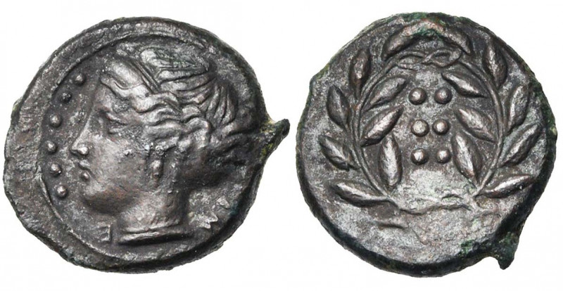 SICILE, HIMERA, AE hémilitre, 413-408 av. J.-C. D/ IME T. fém. à g. Devant, six ...
