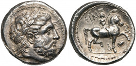 ROYAUME DE MACEDOINE, Philippe II (359-336), AR tétradrachme, 323-315 av. J.-C., Pella. D/ T. l. de Zeus à d. R/ ΦΙΛΙΠ-ΠOY Cavalier au pas à d., ten. ...