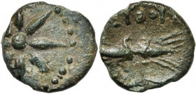 DYNASTES DE THRACE, Seuthès III (330-300), AE bronze. D/ Astre à huit rayons. R/ Foudre ailé. Au-dessus, ΣEYΘOY. SNG Stancomb 291. 1,11g Patine verte....