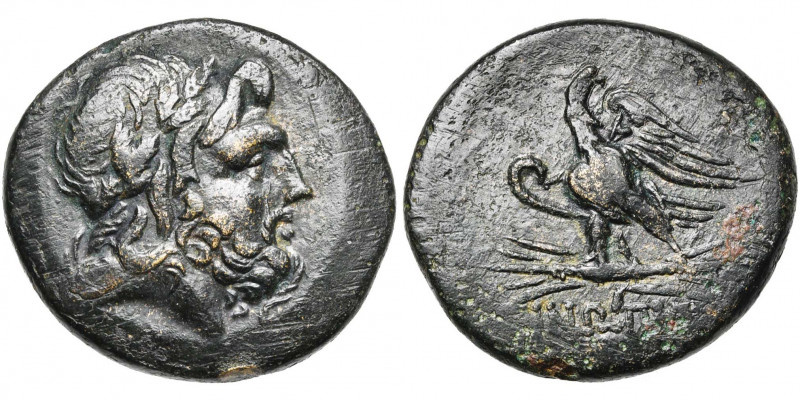 PAPHLAGONIE, SINOPE, AE bronze, vers 85-65 av. J.-C. D/ T. l. de Zeus à d. R/ Ai...