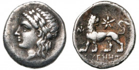IONIE, MILET, AR hémidrachme, 350-325 av. J.-C. D/ T. l. d''Apollon à g. R/ Lion marchant à g., t. à d. Au-dessus, étoile. A g., . A l''ex., ΘΕYΓΝΗΤΟ...