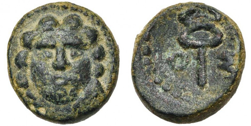 PAMPHYLIE, ASPENDOS, AE bronze, 2e-1er s. av. J.-C. D/ T. de Gorgone de f. R/ Ca...