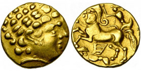 GAULE BELGIQUE, Luxembourg et cours moyen de la Moselle, AV quart de statère. Type armoricain. Série au personnage ailé. D/ T. l. à d., les cheveux di...