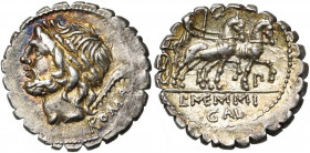 L. Memmius Galerius, AR denier serratus, 106 av. J.-C., Rome. D/ T. l. de Saturne à g. Derrière, harpa. R/ Vénus conduisant un bige à d., couronnée pa...