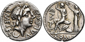 C. Malleolus, A. Albinus et L. Metellus, AR denier, 96 av. J.- C., Rome. D/ L.METEL- A.ALB.S.F T. l. d''Apollon à d. Sous le cou, croissant tourné ver...