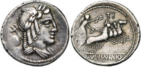 L. Iulius Bursio, AR denier, 85 av. J.-C., Rome. D/ B. masc. à d., avec les attributs d''Apollon, Mercure et Neptune. Derrière, bouclier (?). R/ Victo...