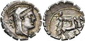 L. Procilius, AR denier serratus, 80 av. J.-C., Rome. D/ T. de Junon Sospita à d. A g., S·C. R/ Junon Sospita, brandissant la lance et le bouclier, co...