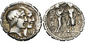 Q. Fufius Calenus et P. Mucius Scaevola, AR denier serratus, 70 av. J.-C., Rome. D/ T. accolées de Honos et Virtus à d. A g. HO, à d. VIR, dessous KAL...
