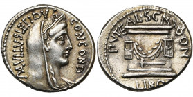 L. Aemilius Lepidus Paullus et L. Scribonius Libo, AR denier, 62 av. J.-C., Rome. D/ PAVLLVS LEPIDVS- CONCORD B. diad., dr., voilé de Concordia à d. R...