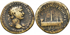 TRAJAN (98-117), AE sesterce, 104-111, Rome. D/ IMP CAES NERVAE TRAIANO AVG GER DAC P M TR P COS V PP T. l. à d., l''épaule g. dr. R/ SPQR OPTIMO PRIN...