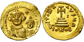 Héraclius (610-641), AV solidus, 616-625, Constantinople. Off. A. D/ B. d''Héraclius et d''Héraclius Constantin de f. Entre leurs t., une croix. R/ VI...