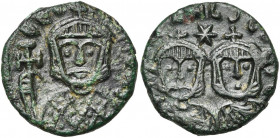 Théophile (829-842), AE follis, 830/831-842, Syracuse. D/ B. de f. de Théophile, ten. une croix potencée. R/ B. de Michel II et de Constantin de f. En...