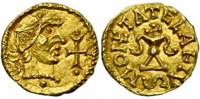MEROVINGIENS, AV tremissis, vers 620-640, Banassac (Lozère). Monétaire Elafius. D/ T. diad. à d. En dessous, un globule. Devant, une croix entre deux ...