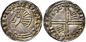 IRLANDE, Hiberno-Norse Issues, AR penny, vers 1035-1060. Long cross and hand coinage. Phase III. D/ B. stylisé à g. R/ Croix longue évidée, ornée de c...