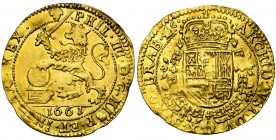 BRABANT, Duché, Philippe IV (1621-1665), AV souverain (lion d''or), 1661, Bruxelles. D/ Lion deb. à g., couronné, brandissant une épée, la patte posée...