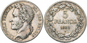 BELGIQUE, Royaume, Léopold Ier (1831-1865), AR 5 francs, 1832. Premier type à la tête laurée. Pos. B. Tranche inscrite en creux. Bogaert 8B. Rare Peti...