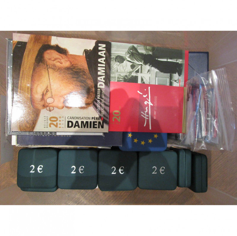 BELGIQUE, lot de divers sets, écrins et cartes: set euro FDC 2002 (Eperons d''Or...