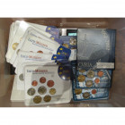 lot de 64 sets et écrins: Benelux, euroset 2003, 2004, 2005, 2006, 2007, 2009, 2014; Allemagne, République fédérale, euroset 2002 (5), 2003 (5), 2004 ...
