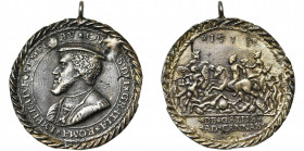 SAINT EMPIRE, AR médaille, 1532, H. Magdeburger. Voyage de Charles Quint en Italie. D/ B. à g., coiffé d''une barrette. R/ La bataille de Cannes rempo...
