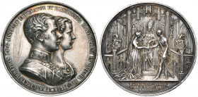 AUTRICHE, AR médaille, 1854, Lange. Mariage de François Joseph Ier et d''Elisabeth de Bavière. D/ B. accolés à d. R/ Les époux se donant la main, béni...
