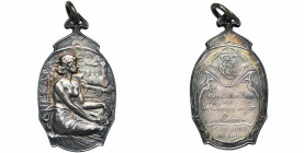 CONGO BELGE, AR médaille, 1898, De Rudder. Inauguration du Chemin de fer du Congo. D/ Femme agenouillée en train d''écrire. Derrière elle, une locomot...