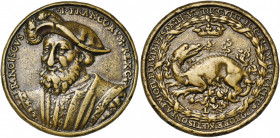 FRANCE, AE médaille, 16e siècle, Ludwig Neufahrer. François Ier. D/ B. de François Ier de trois quarts à g., avec un chapeau à plume. R/ Salamandre au...