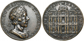 FRANCE, AE médaille, 1624, Pierre Regnier. Agrandissement du Louvre. D/ B. de Louis XIII à d., l. et cuir. à l''antique. R/ POSCEBANT HANC FATA MANVM ...