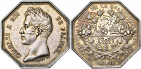 FRANCE, AR jeton, 1826, Barre. Banque de la Guadeloupe. D/ T. de Charles X à g. R/ Couronne formée de deux cornes d''abondance. Au centre, une ruche, ...