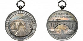 ITALIE, AR médaille, 1893. Chemin de fer de Florence à Faenza. D/ Un tunnel ferroviaire. R/ Un train traversant un viaduc. Moyaux 254. 30mm Rare Avec ...