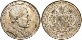 ITALIE, ETATS PONTIFICAUX, AR médaille, 1877, Ch. Wiener. Jubilé épiscopal de Pie IX. D/ B. à d., coiffé de la calotte. R/ Armoiries de Pie IX dans un...