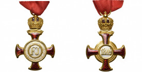 AUTRICHE, croix de Mérite de 1e classe en or, modèle 1875-1914, nom du fabricant Rozet & Fischmeister sur l’anneau.