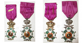 BELGIQUE, Ordre de Léopold, lot de deux demi-tailles, modèle unilingue, à titre militaire: croix d''officier en vermeil (30 mm, légers manques à l’éma...
