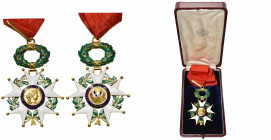 FRANCE, Ordre de la Légion d''Honneur, étoile de commandeur en or, type Troisième République. Manque à l''émail blanc d''une pointe. Ecrin Aucoc (Pari...