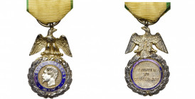 FRANCE, médaille militaire, 2e type du Second Empire (1852-1870), modèle de la Monnaie de Paris en argent, vermeil et émail, avec ruban d’époque. Grif...