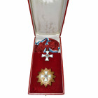 LUXEMBOURG, Ordre du Mérite, créé en 1961, ensemble de grand-croix (bijou, écharpe et plaque), dans un écrin anonyme.