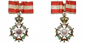 MONACO, Ordre de Saint-Charles, croix de commandeur , en vermeil, coup dans l’émail d’une branche.