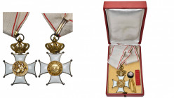 MONACO, Ordre de Grimaldi, croix de commandeur en vermeil, dans son écrin de la maison Arthus-Bertrand. Vendu avec le brevet d''attribution au colonel...