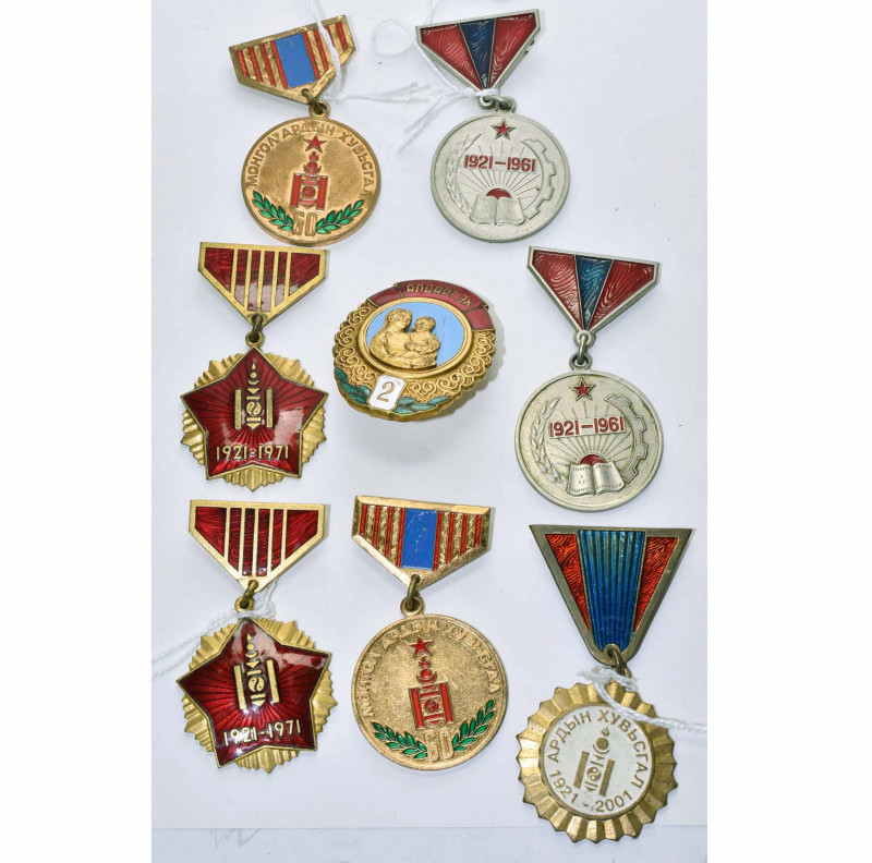 MONGOLIE, lot de 8 décorations de l’époque communiste: Ordre de la gloire de la ...