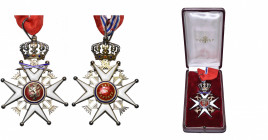 NORVEGE, Ordre de Saint-Olaf, croix de commandeur à titre militaire en vermeil, 2e modèle, depuis 1906, dans un écrin de J. Tostrup à Oslo.