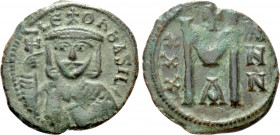 LEO V THE ARMENIAN (813-820). Follis. Constantinople