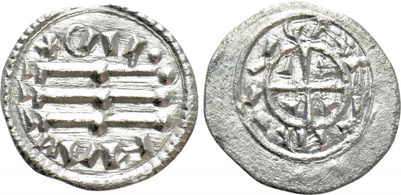 HUNGARY. Coloman (1095-1116). Denar. 

Obv: + CAL MAN. 
Three paralell long c...