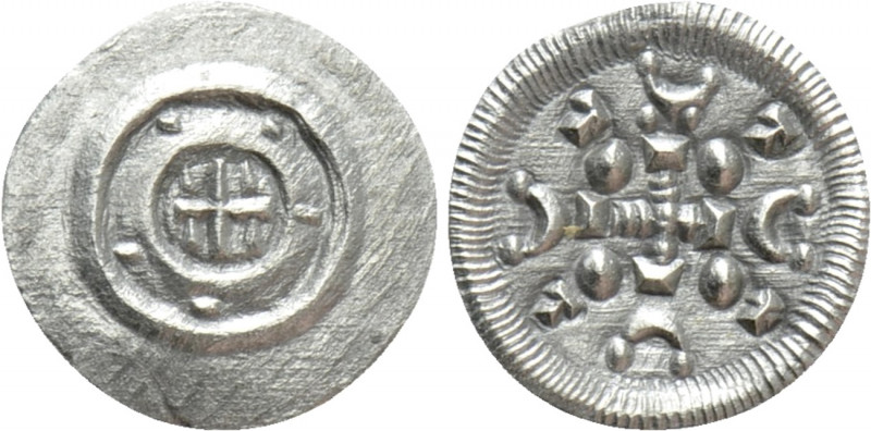 HUNGARY. Bela II (1131-1141). Denar. 

Obv: Cross with four crescents and four...